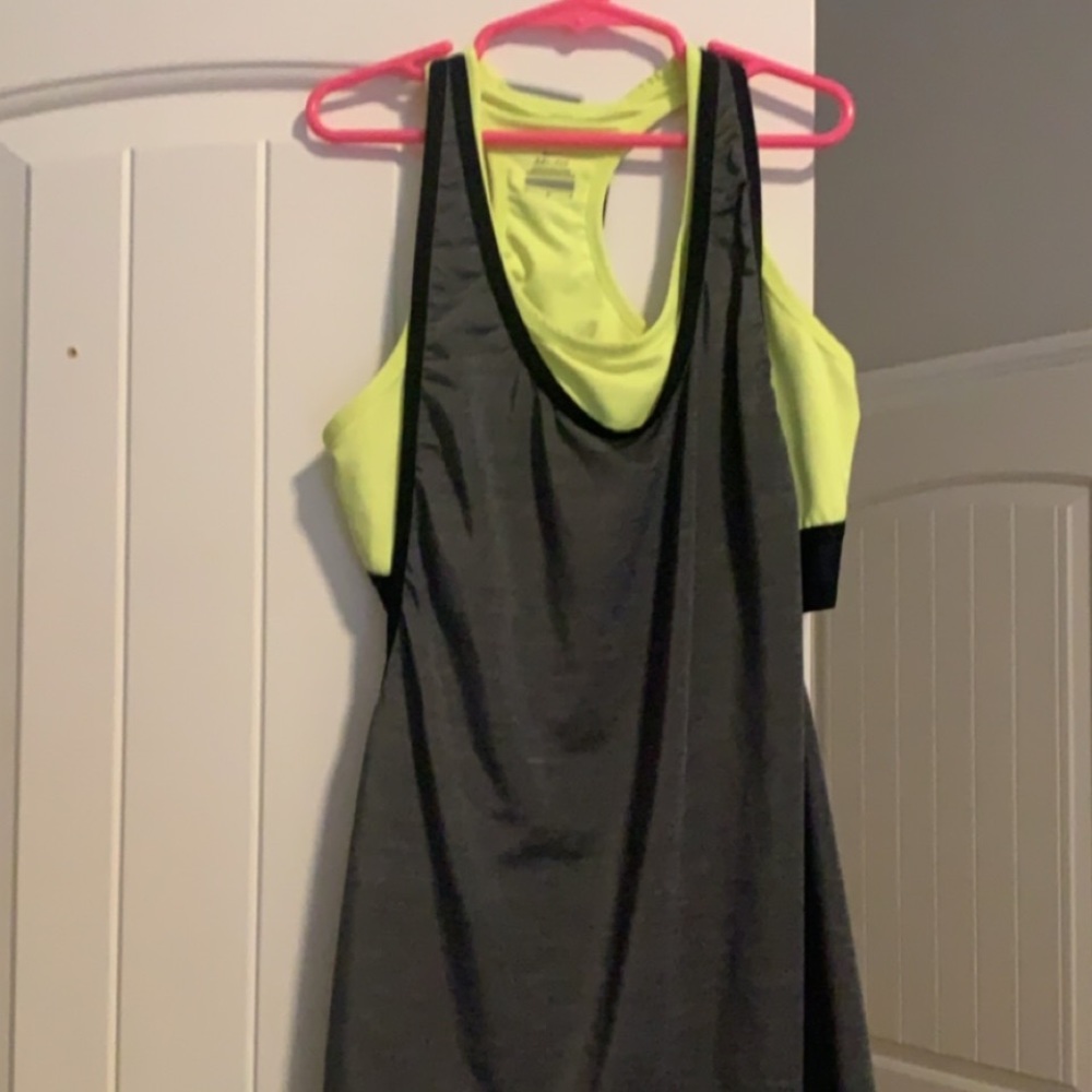 Nike Built in bra workout tank
